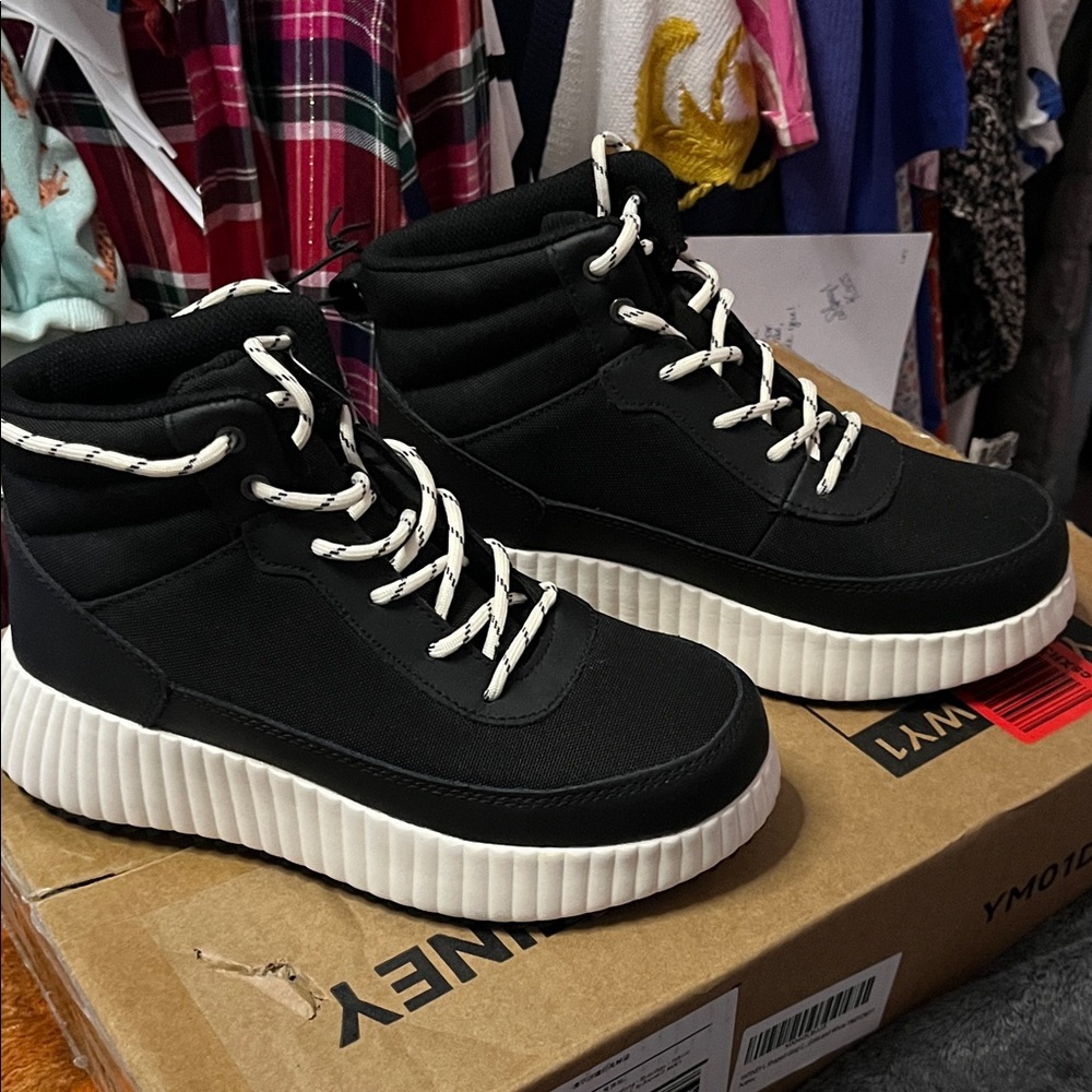 Universal Thread Black and White High-Top Sneakers
